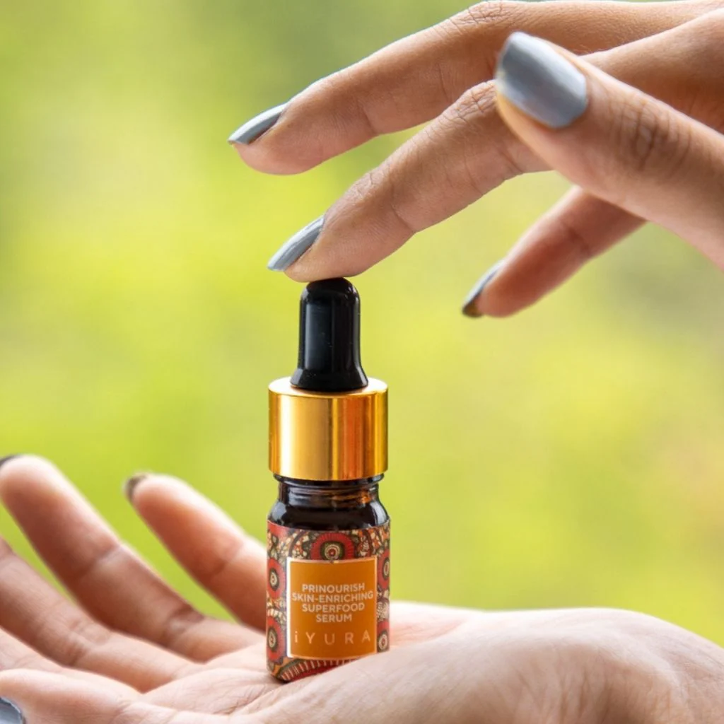 Mini Prinourish Skin-Enriching Superfood Serum - With 4 Nutritional Oils, 4 Herbs, 4 Spices, 3 Fruits and 2 Essential Oils - Image 3